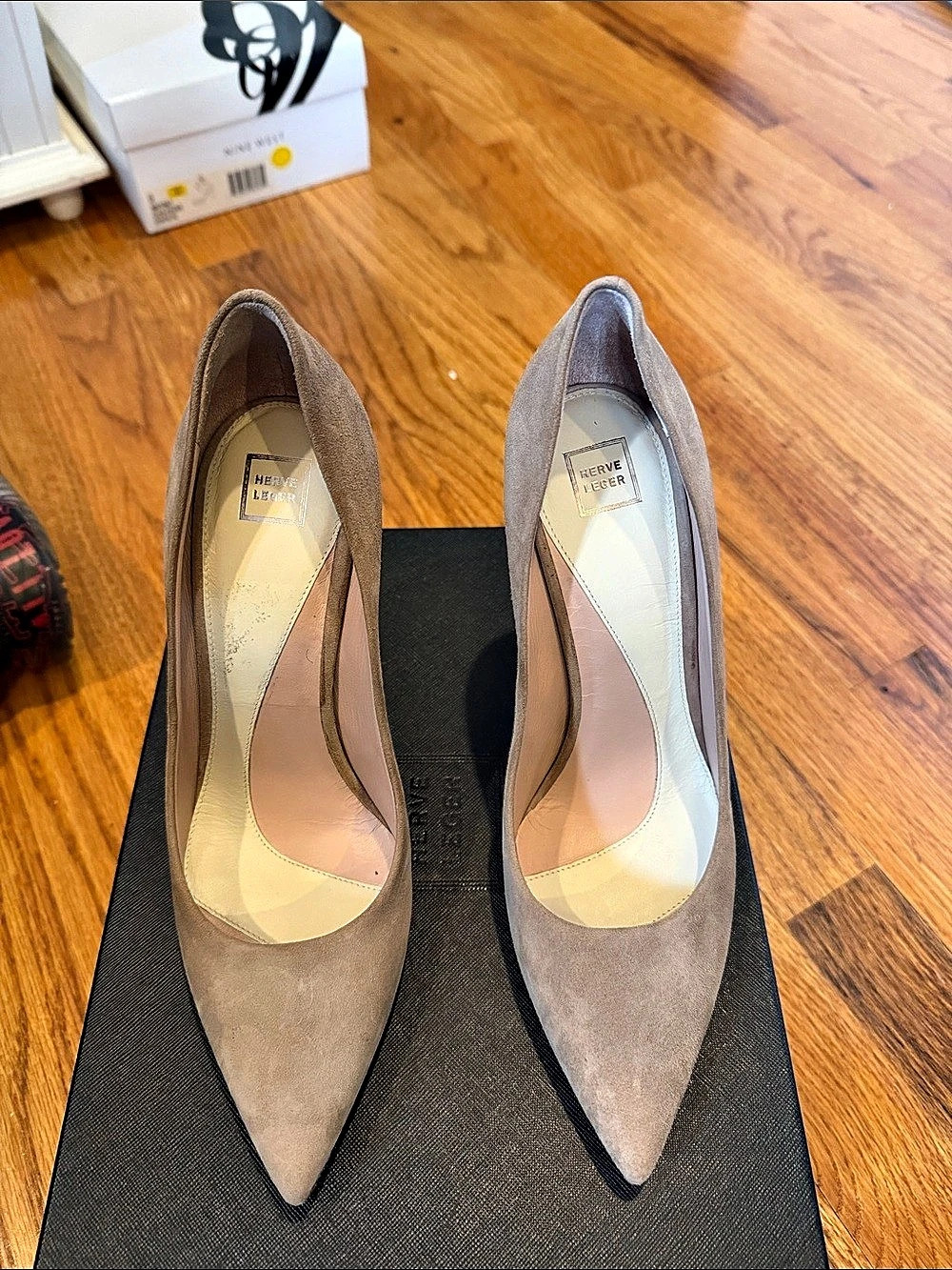Hervé Ledger Loma-280 Pointed Toe Suede Heels in Taupe EU 38